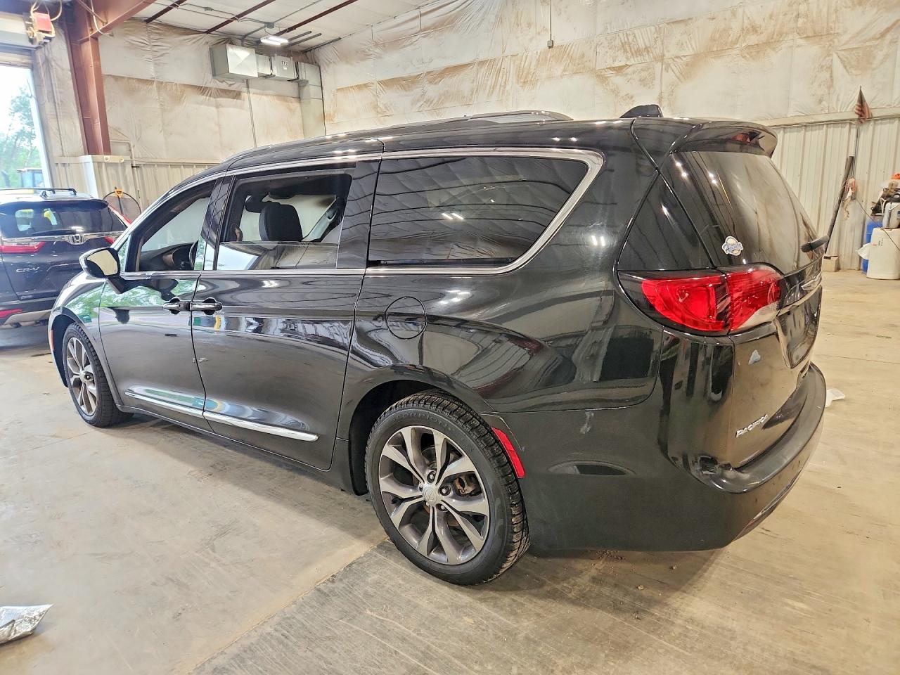 2017 CHRYSLER PACIFICA LIMITED — снимка 2