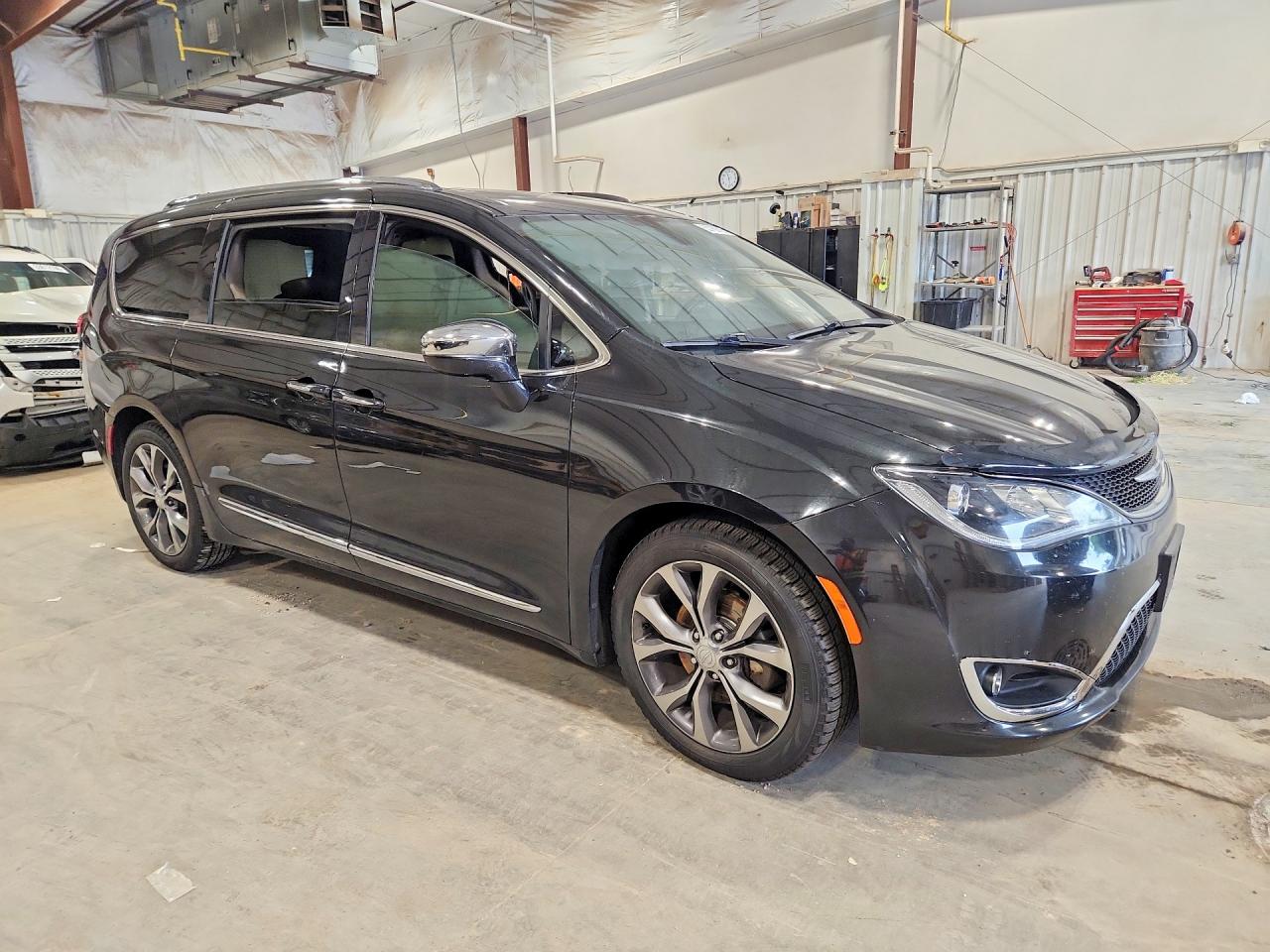 2017 CHRYSLER PACIFICA LIMITED — снимка 4