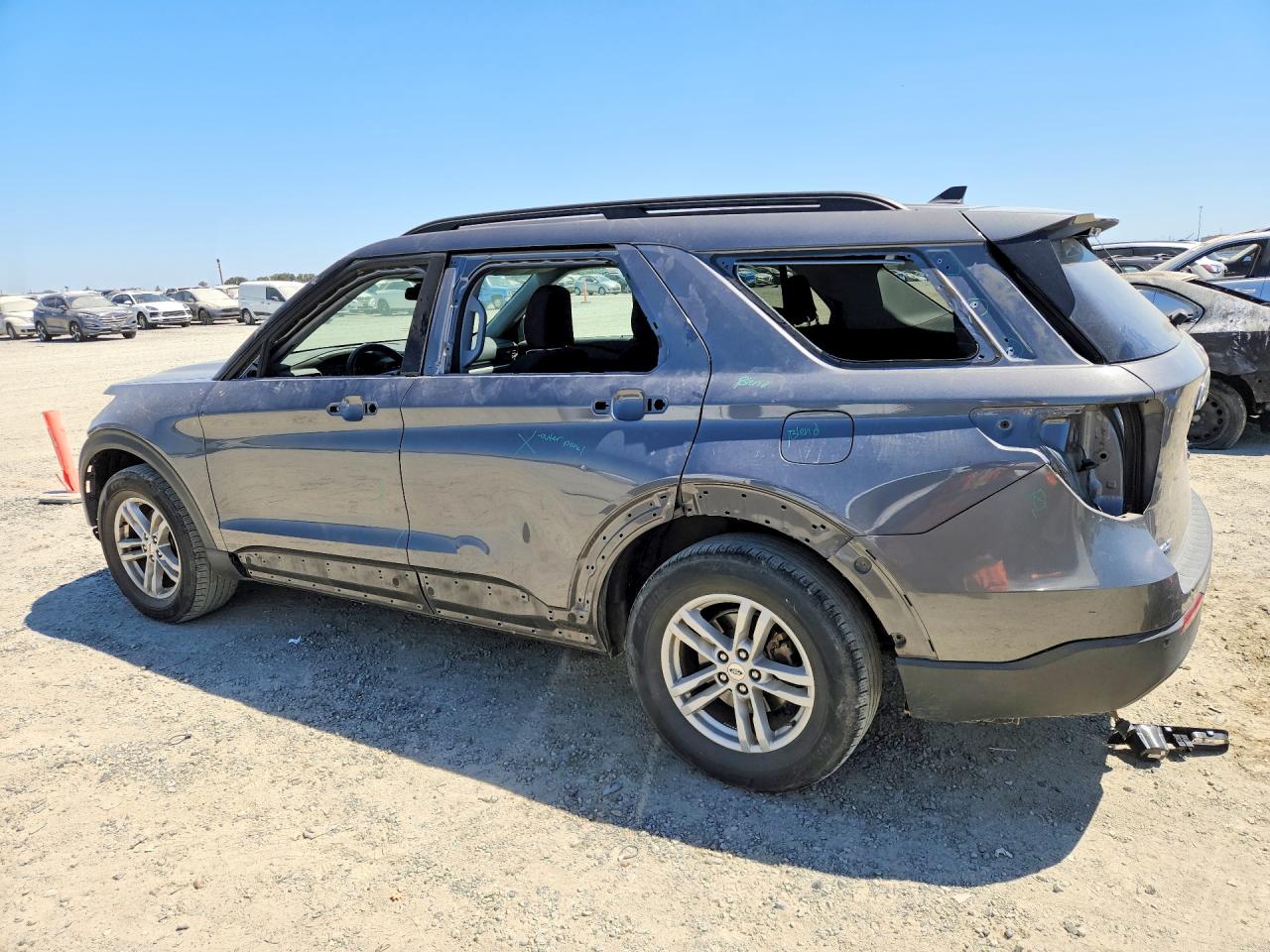2021 FORD EXPLORER XLT — снимка 2