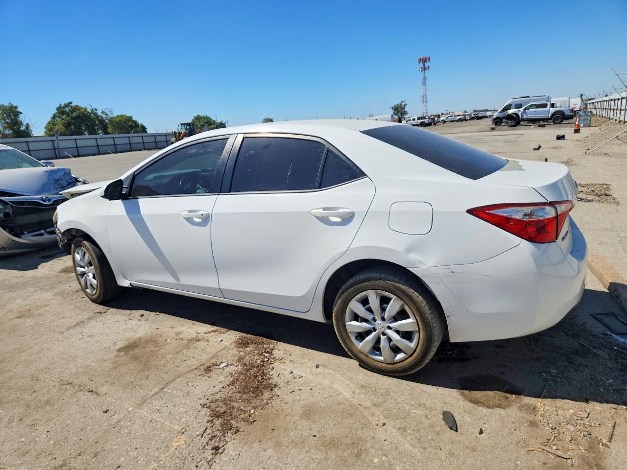 2015 TOYOTA COROLLA LE — снимка 2