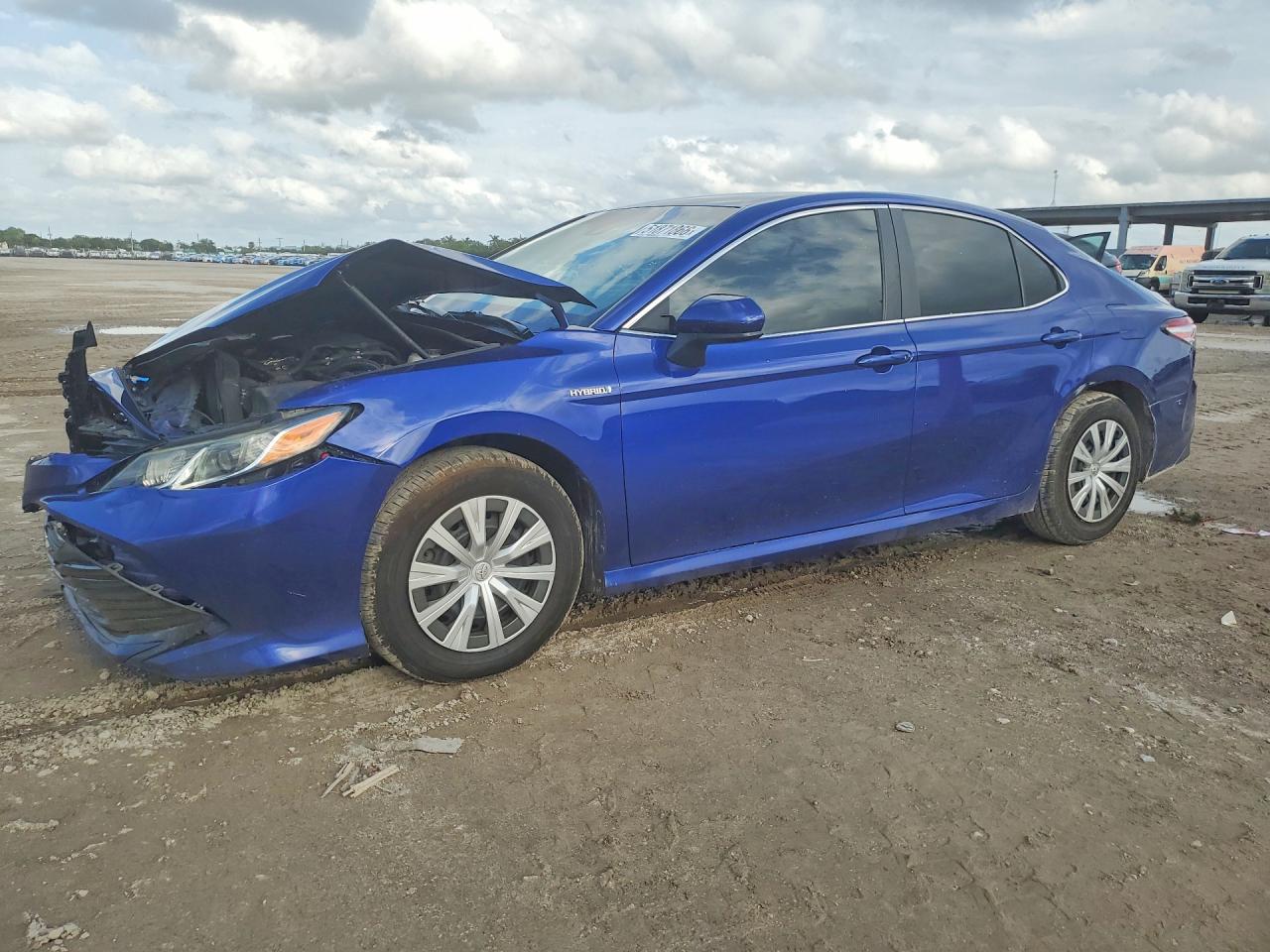 2018 TOYOTA CAMRY LE