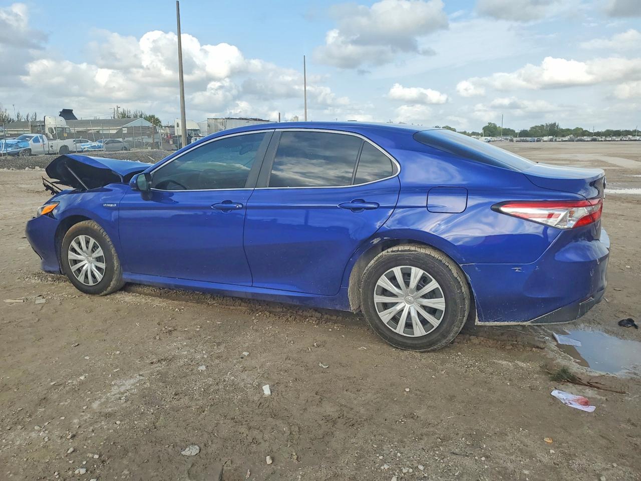 2018 TOYOTA CAMRY LE — снимка 2