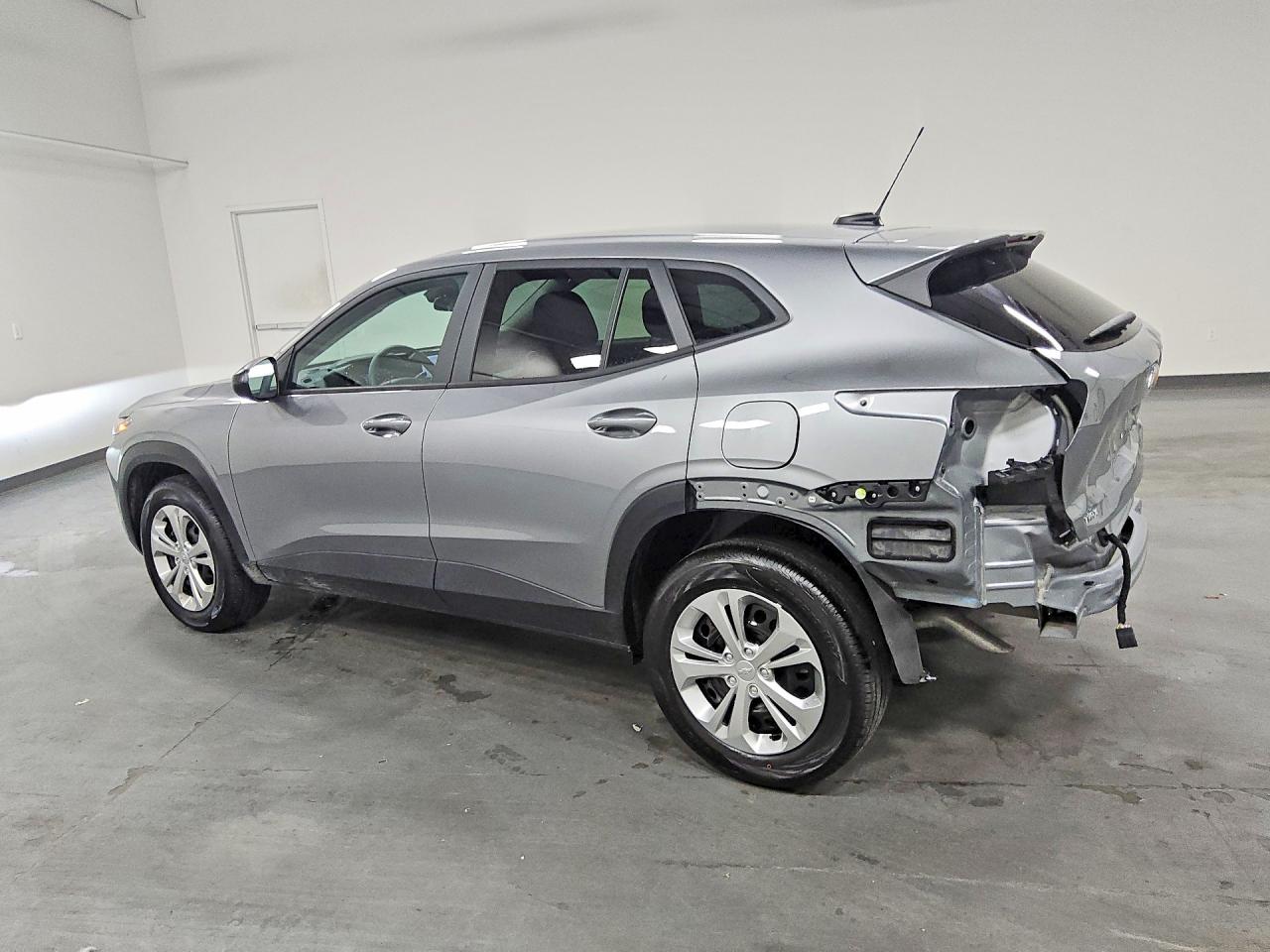 2026 CHEVROLET TRAX LS — снимка 2