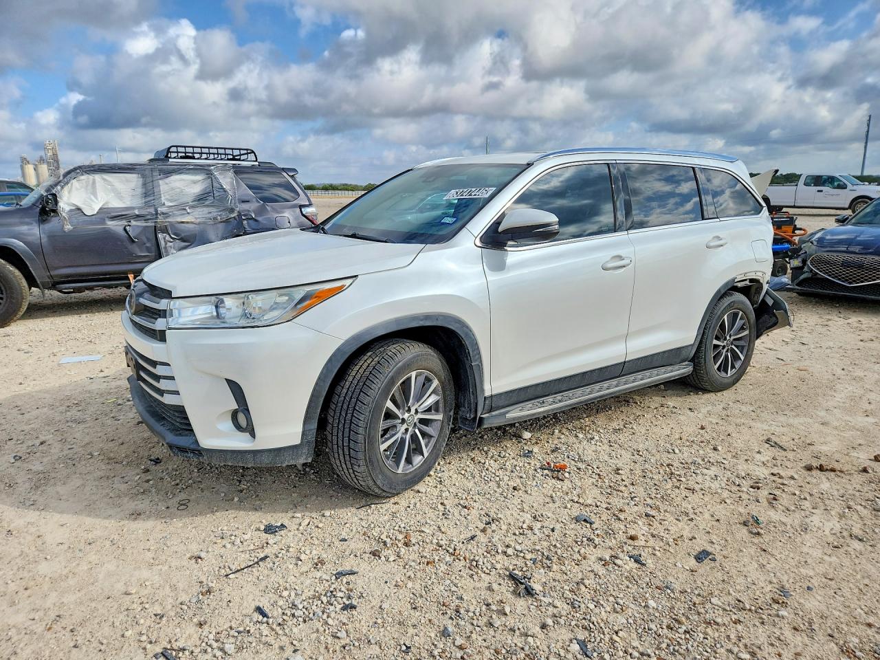 2019 TOYOTA HIGHLANDER XLE