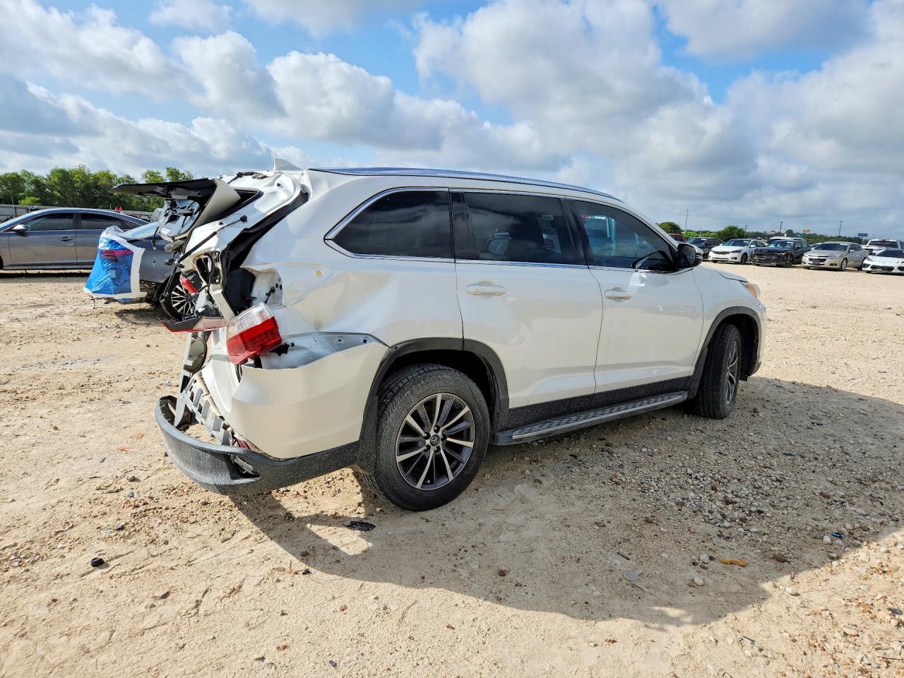 2019 TOYOTA HIGHLANDER XLE — снимка 3