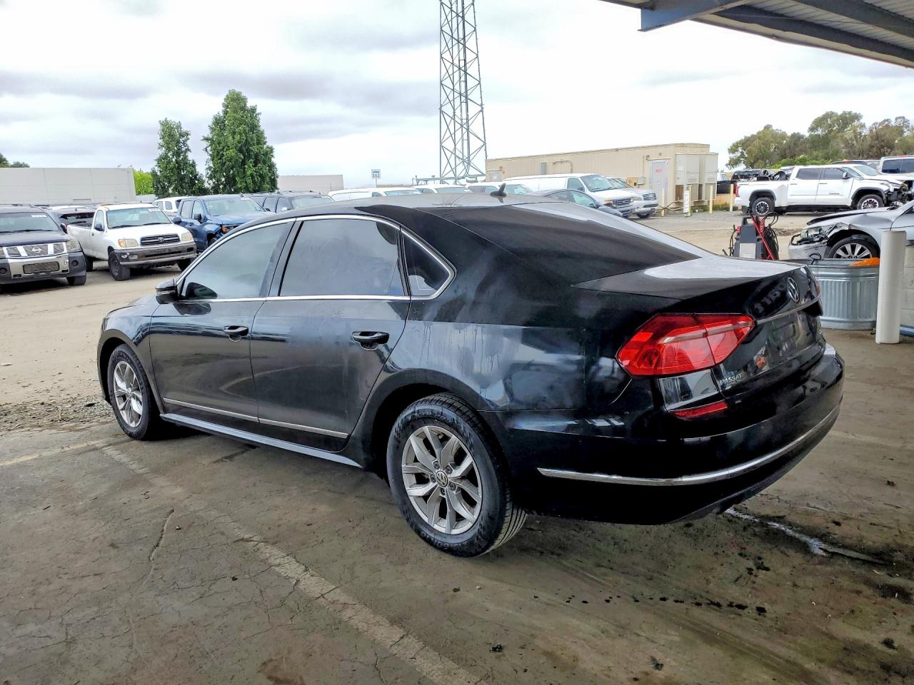 2016 VOLKSWAGEN PASSAT S — снимка 2