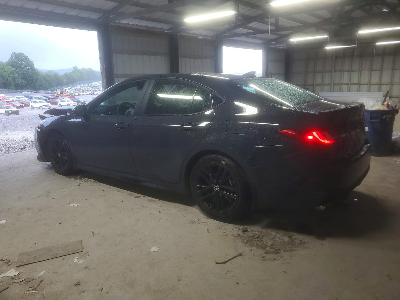 2025 TOYOTA CAMRY SE — снимка 2
