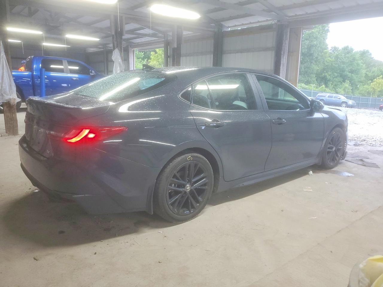 2025 TOYOTA CAMRY SE — снимка 3