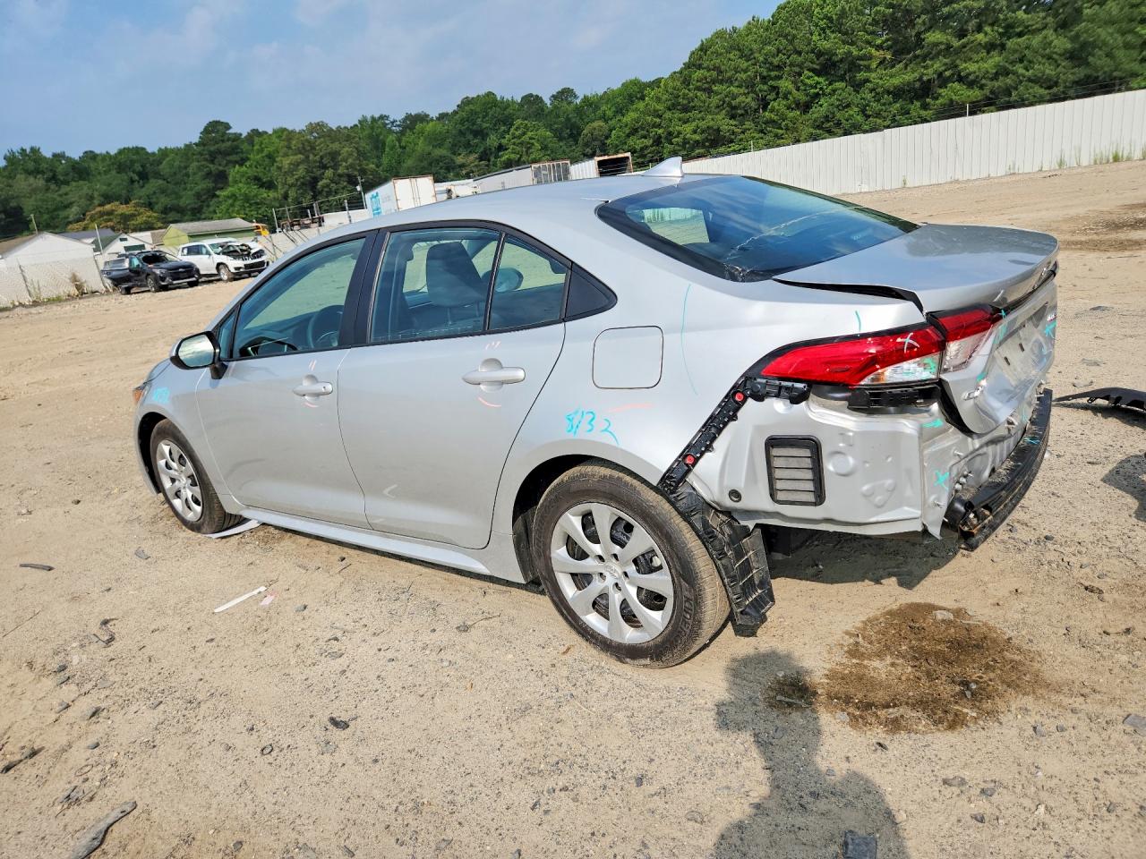 2025 TOYOTA COROLLA LE — снимка 2