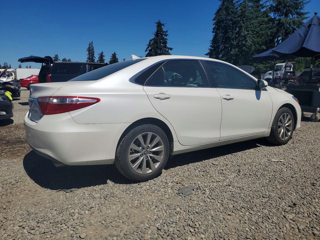 2017 TOYOTA CAMRY XLE — снимка 3