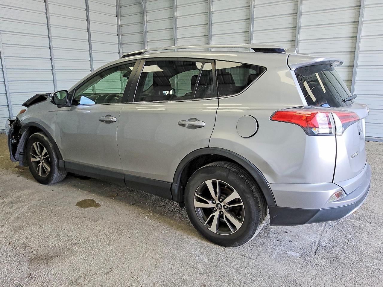 2018 TOYOTA RAV4 XLE — снимка 2