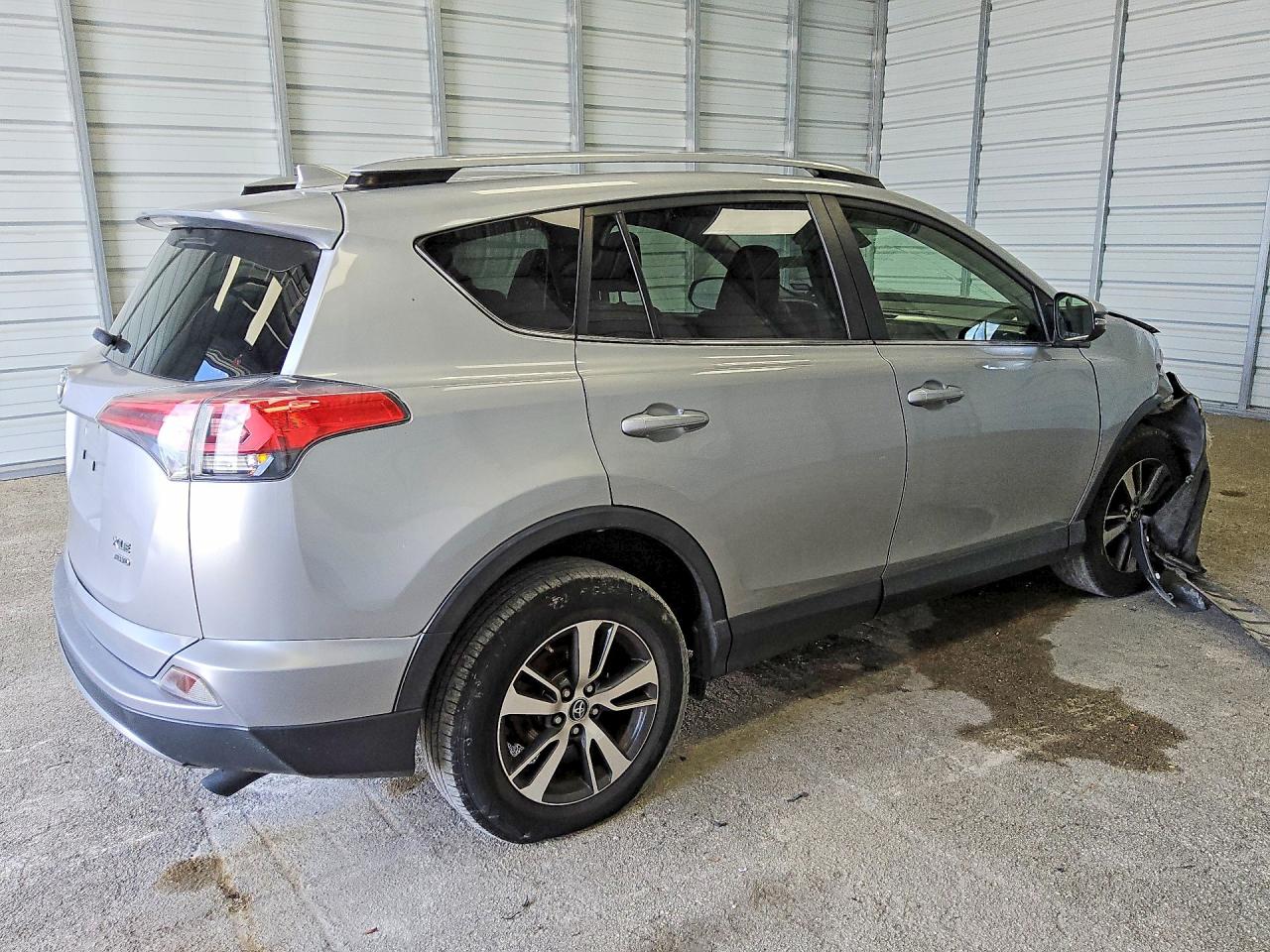 2018 TOYOTA RAV4 XLE — снимка 3