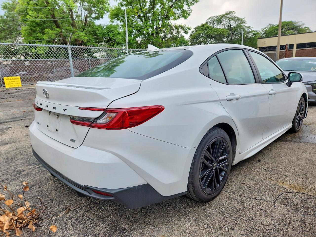 2025 TOYOTA CAMRY SE — снимка 3