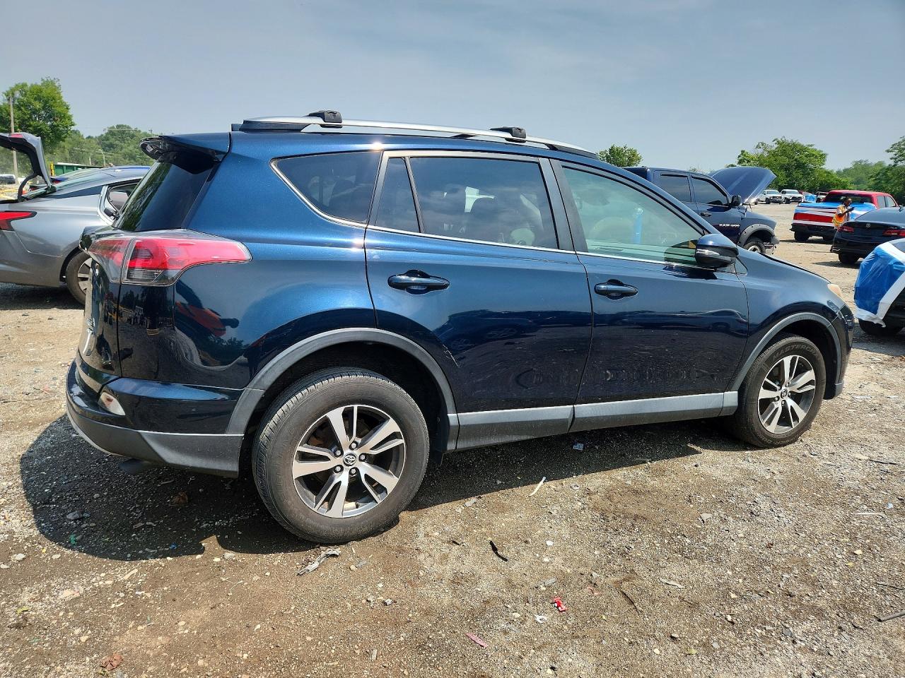 2018 TOYOTA RAV4 XLE — снимка 3