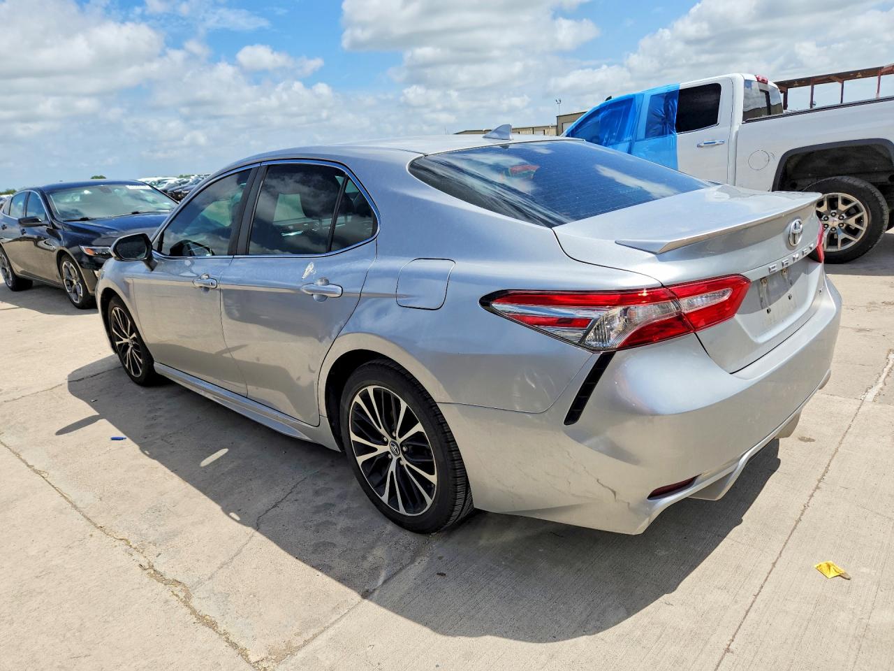 2018 TOYOTA CAMRY SE — снимка 2