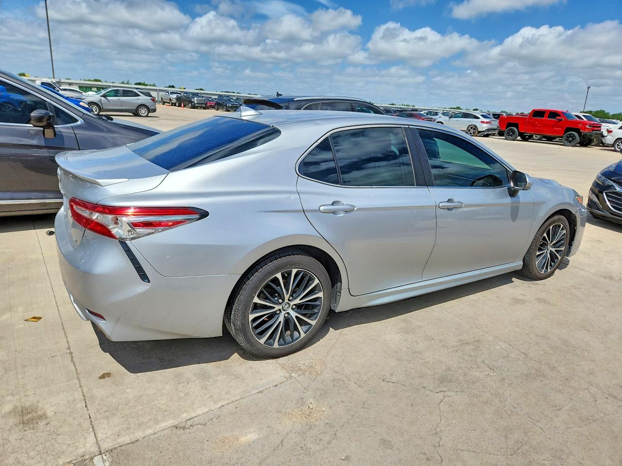 2018 TOYOTA CAMRY SE — снимка 3