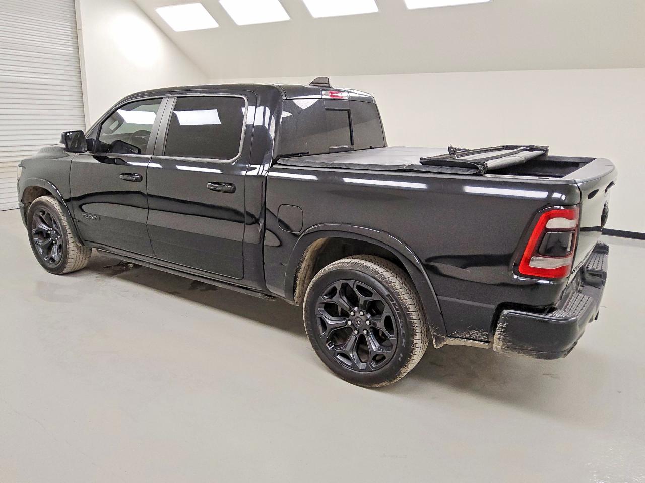 2020 RAM 1500 LIMITED — снимка 2