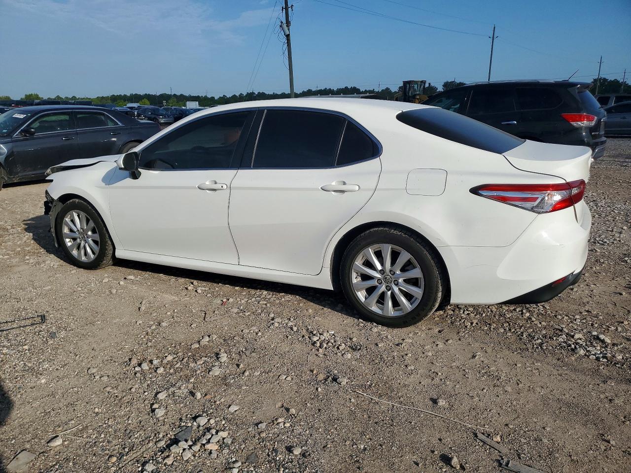 2018 TOYOTA CAMRY LE — снимка 2