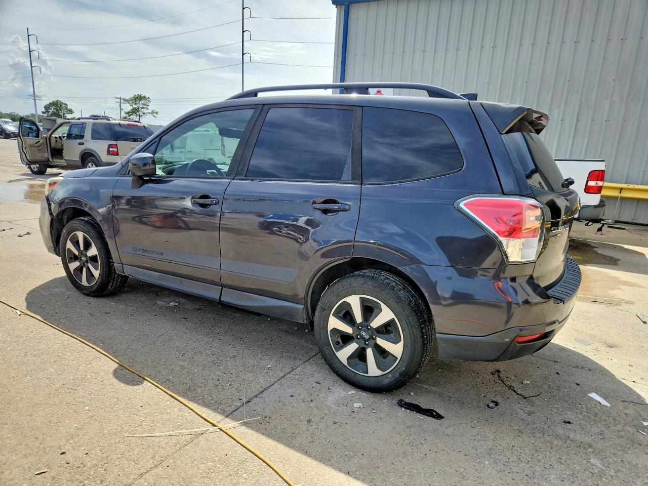 2017 SUBARU FORESTER 2.5I PREMIUM — снимка 2
