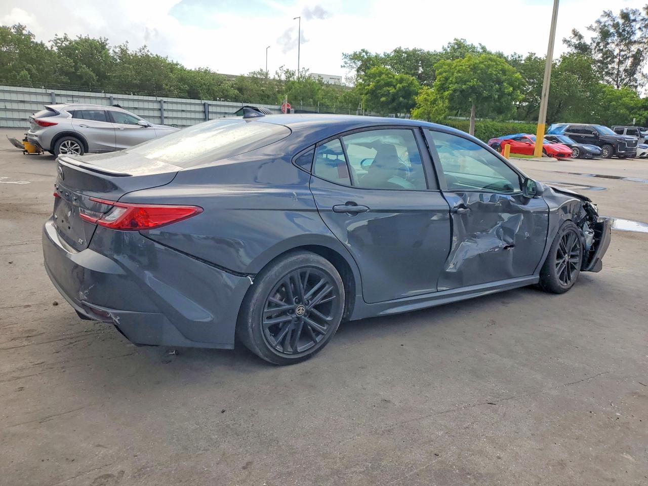 2025 TOYOTA CAMRY SE — снимка 3