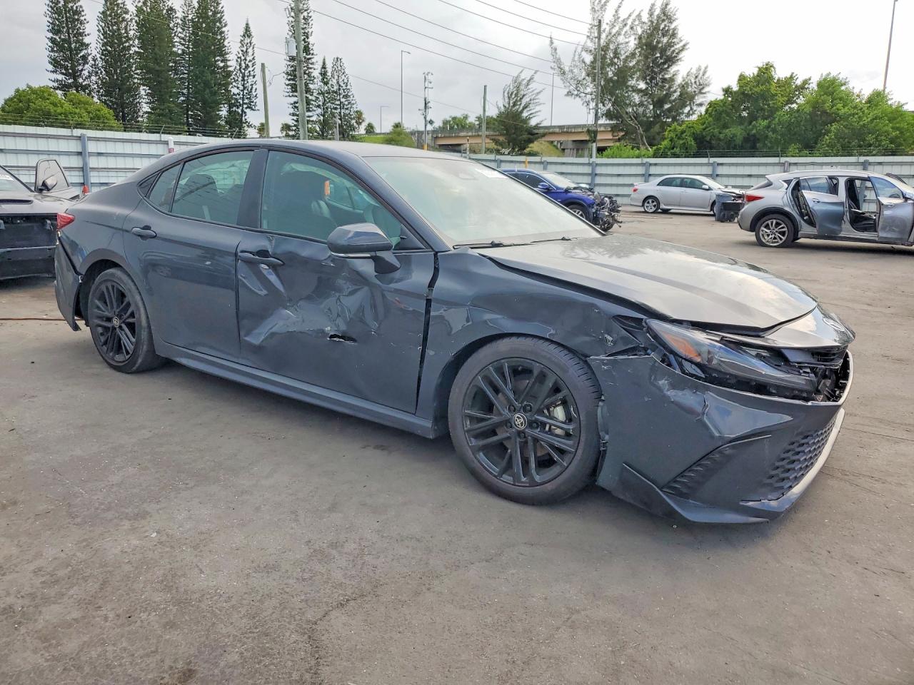 2025 TOYOTA CAMRY SE — снимка 4