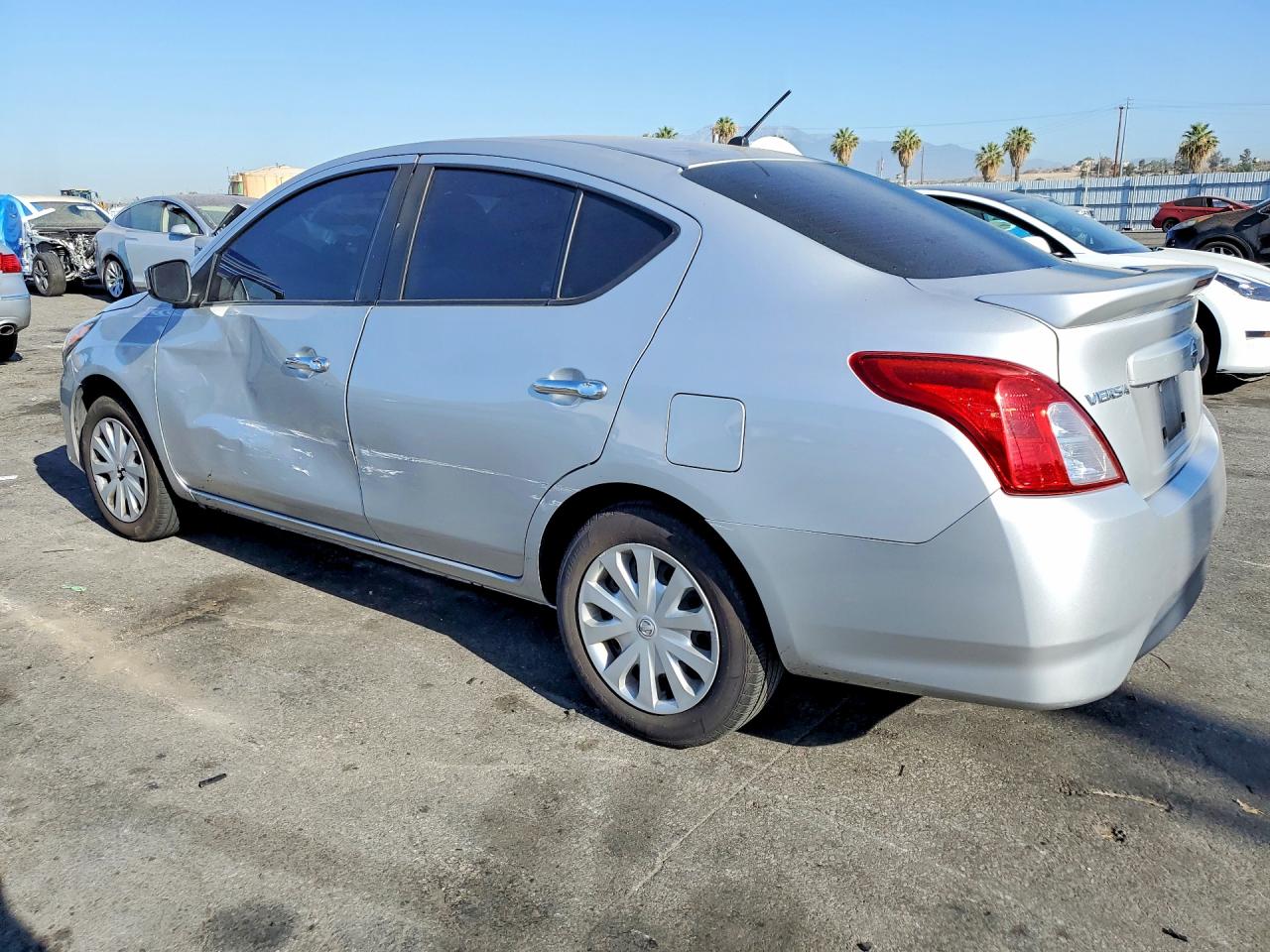 2019 NISSAN VERSA SV — снимка 2