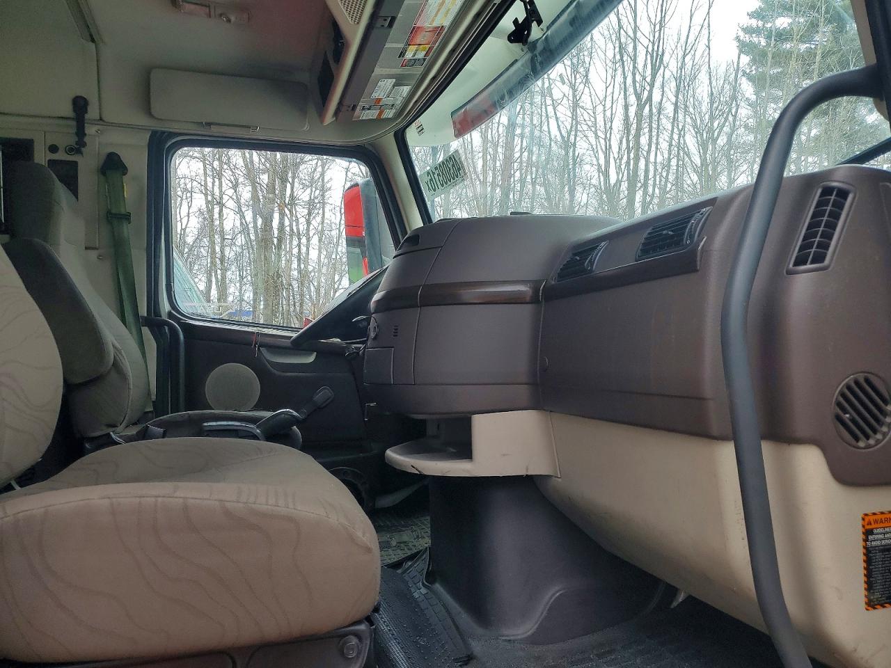 2015 VOLVO VN — снимка 5