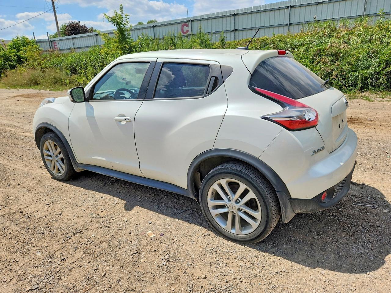 2015 NISSAN JUKE SV — снимка 2