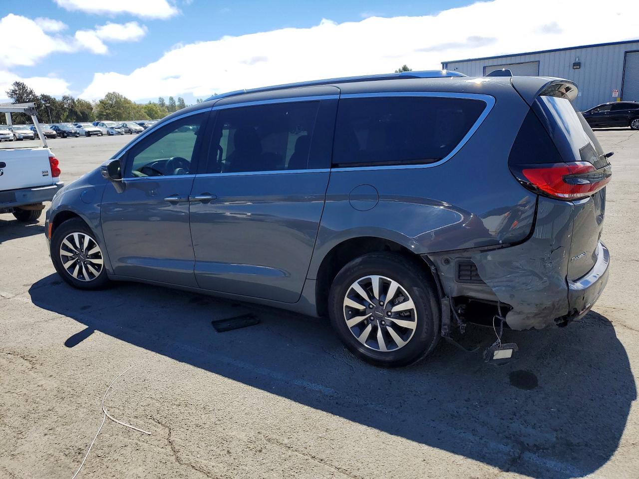 2021 CHRYSLER PACIFICA HYBRID TOURING L — снимка 2