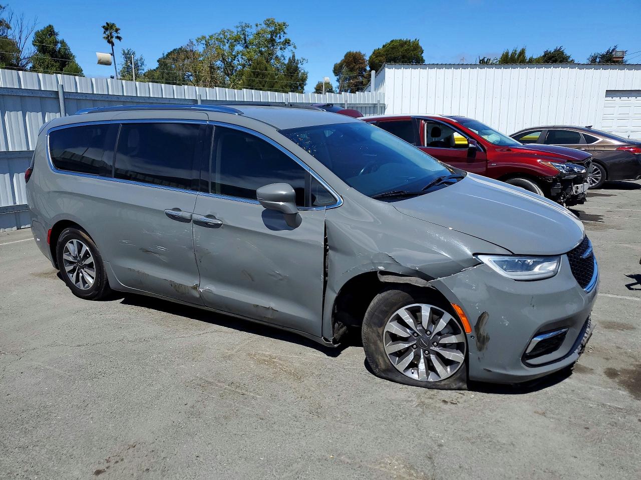 2021 CHRYSLER PACIFICA HYBRID TOURING L — снимка 4
