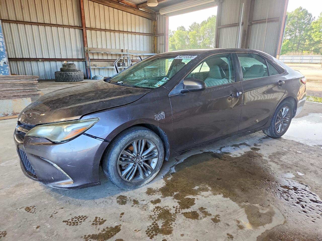 2016 TOYOTA CAMRY SE