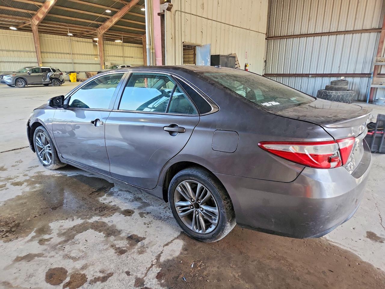 2016 TOYOTA CAMRY SE — снимка 2