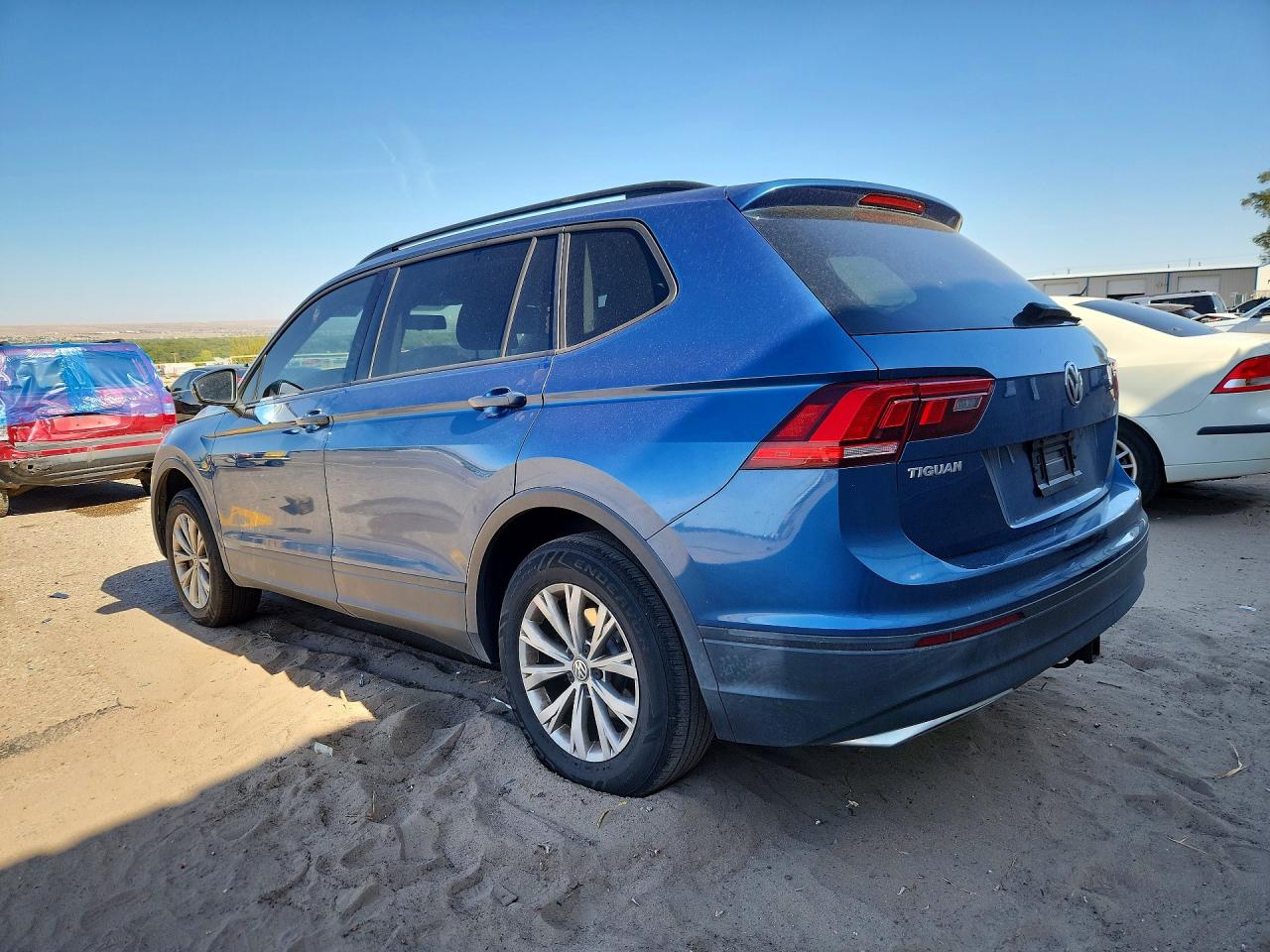 2019 VOLKSWAGEN TIGUAN S — снимка 2