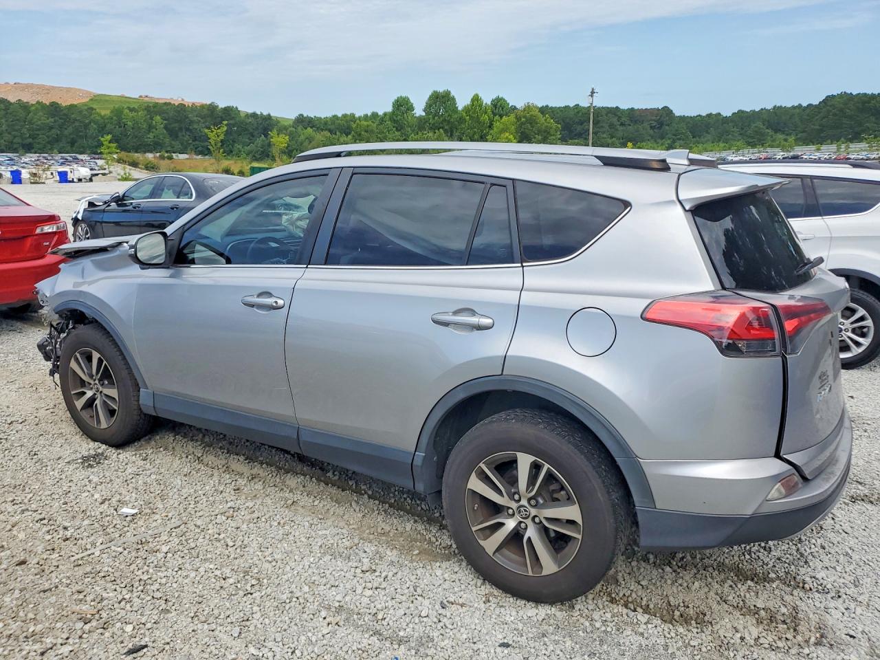 2018 TOYOTA RAV4 XLE — снимка 2