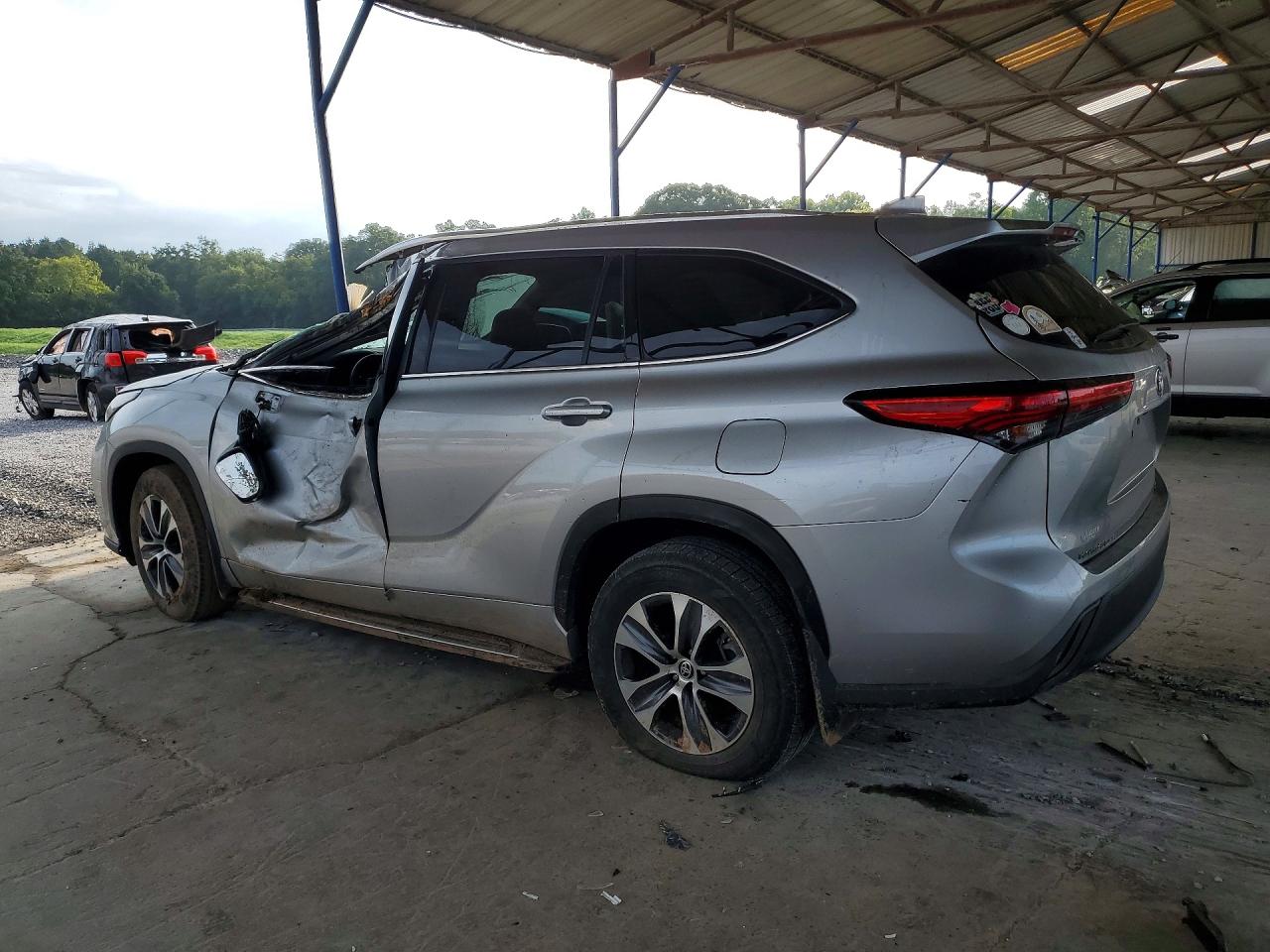 2021 TOYOTA HIGHLANDER XLE — снимка 2