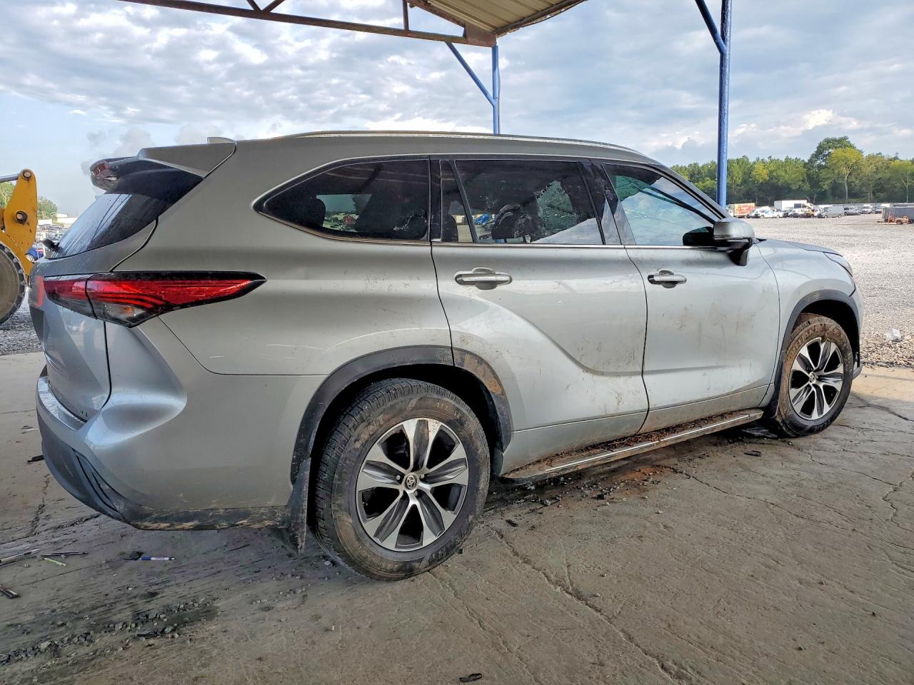 2021 TOYOTA HIGHLANDER XLE — снимка 3