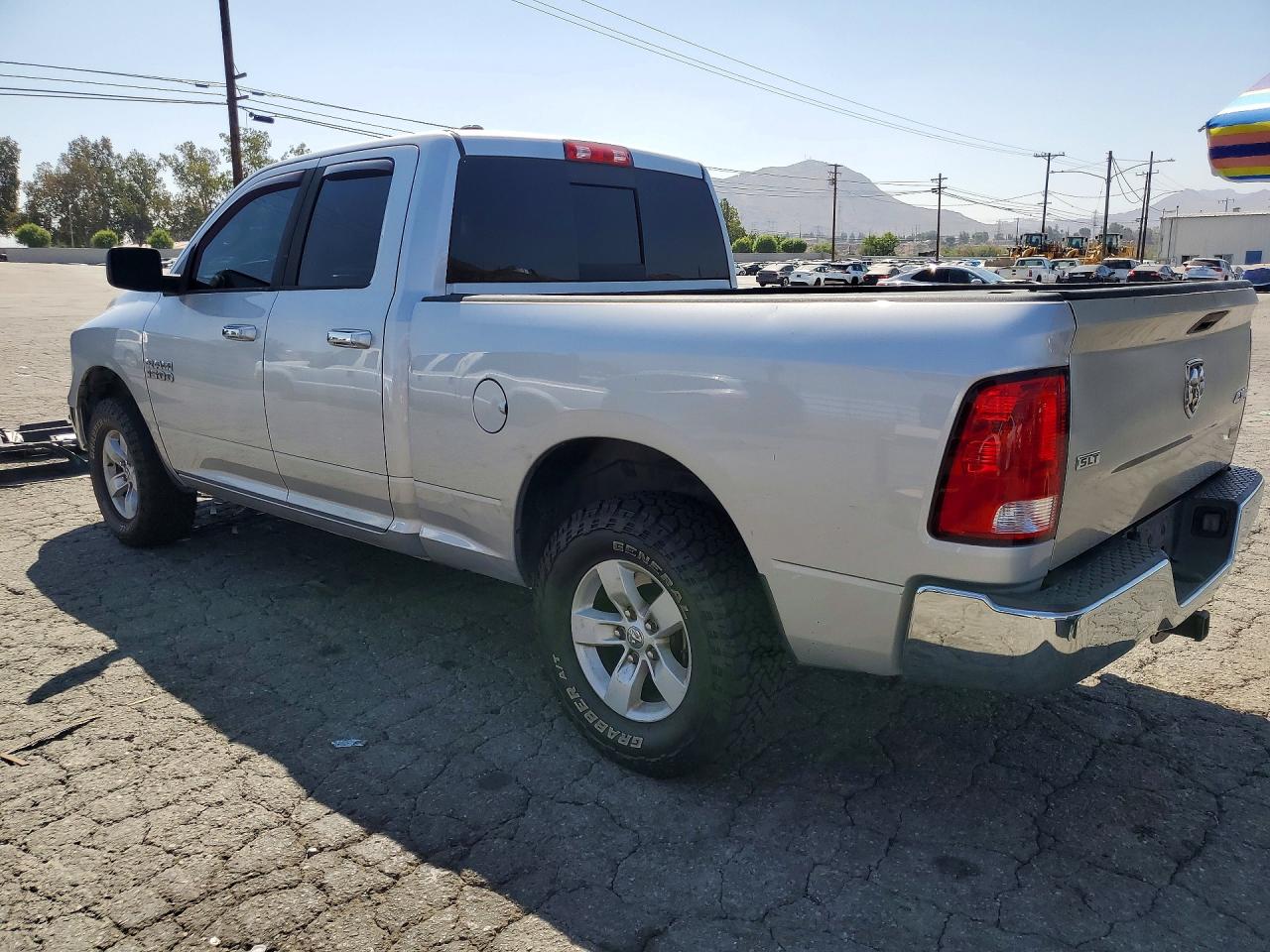 2017 RAM 1500 SLT — снимка 2