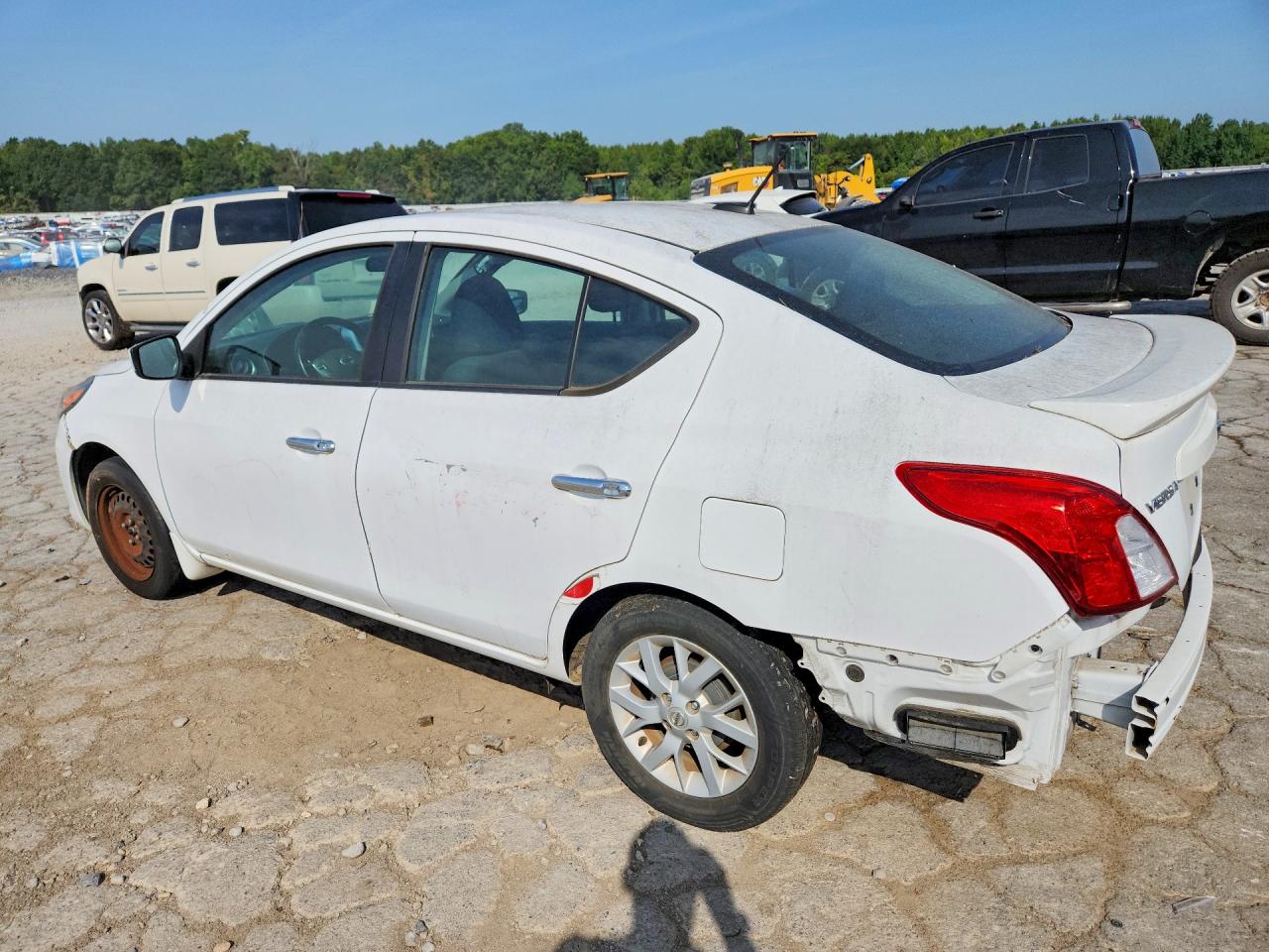 2019 NISSAN VERSA SV — снимка 2