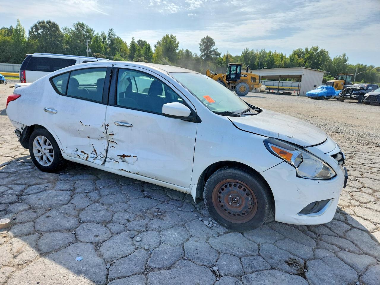 2019 NISSAN VERSA SV — снимка 4