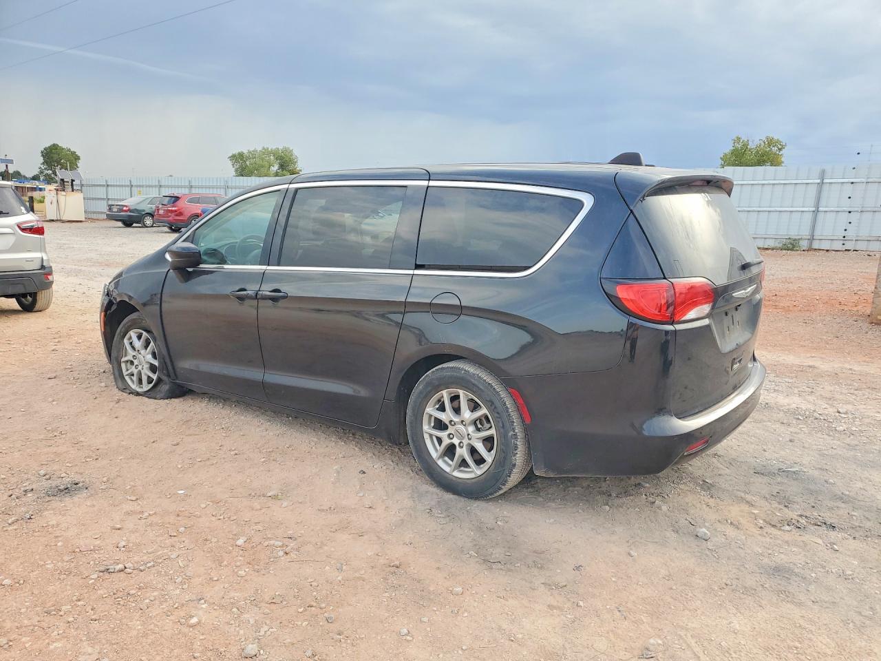 2022 CHRYSLER VOYAGER LX — снимка 2