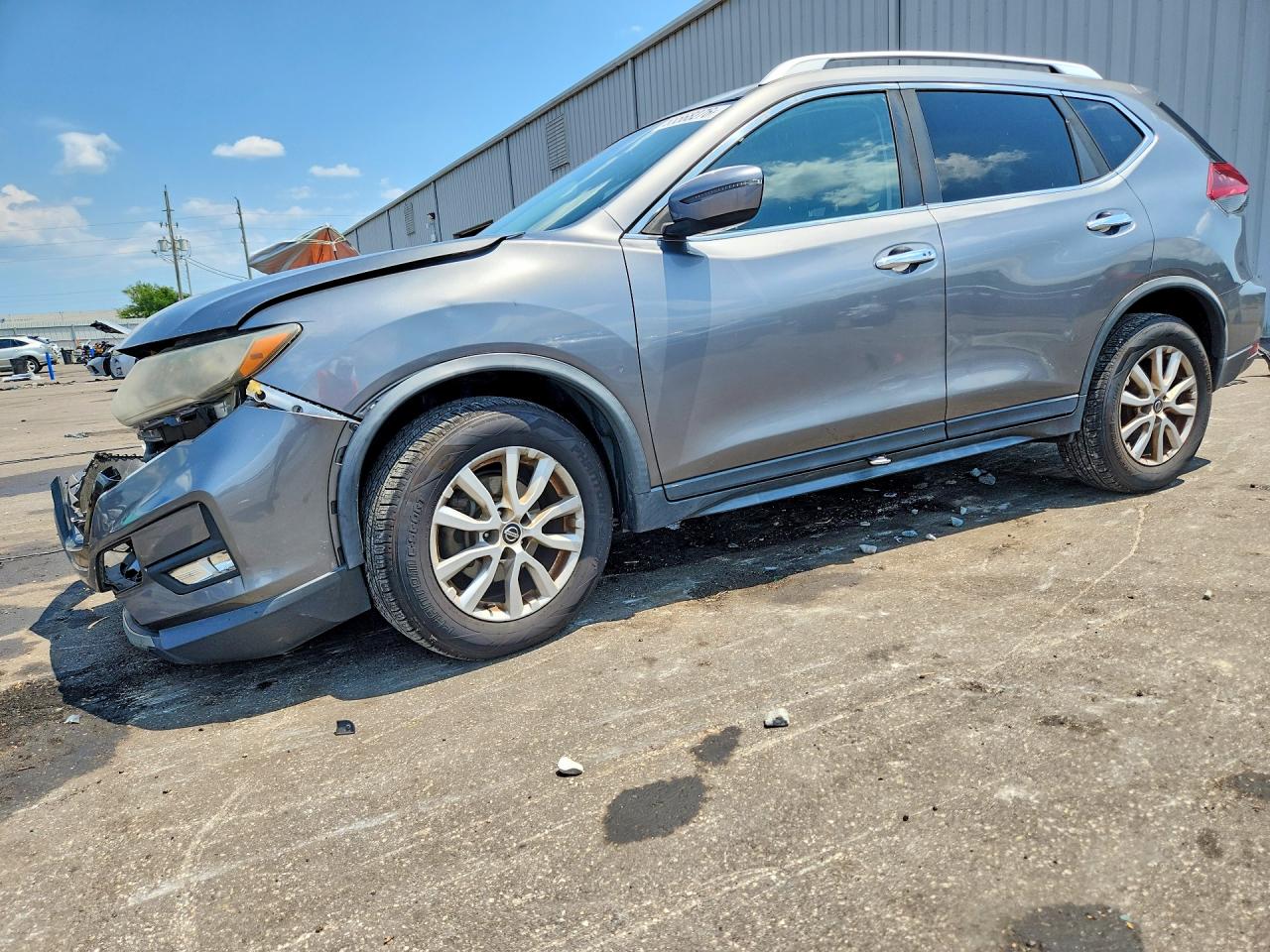 2017 NISSAN ROGUE SV