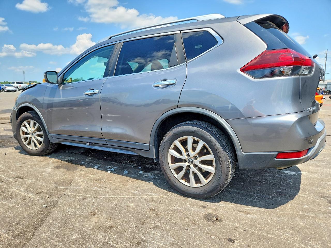 2017 NISSAN ROGUE SV — снимка 2