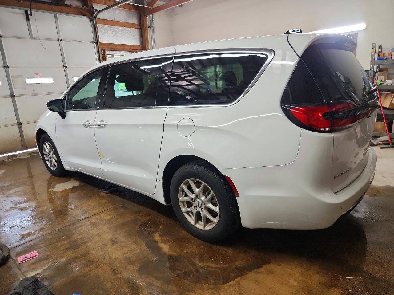 2026 CHRYSLER PACIFICA SELECT — снимка 2