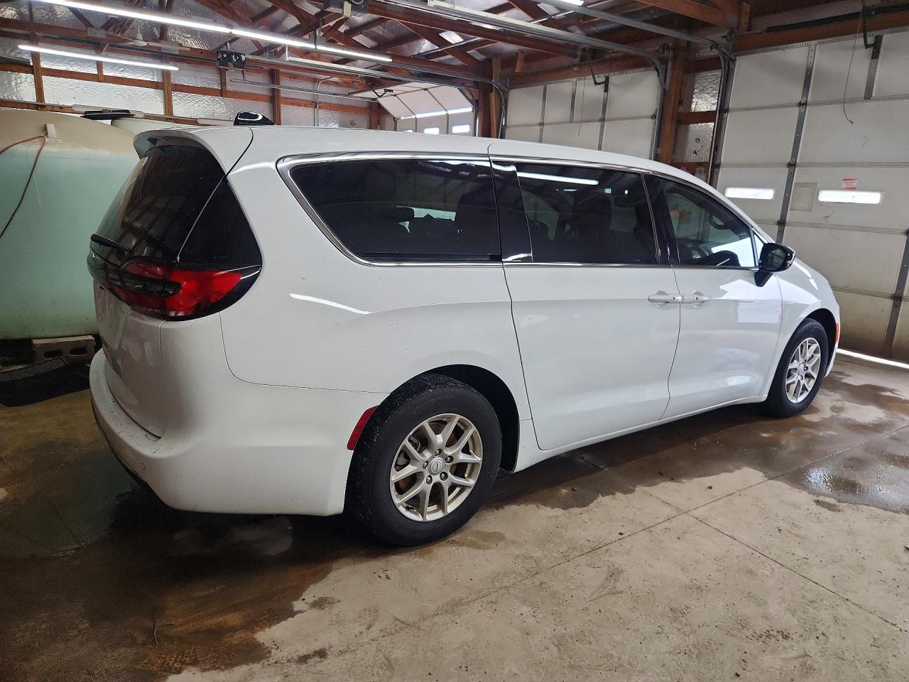 2026 CHRYSLER PACIFICA SELECT — снимка 3