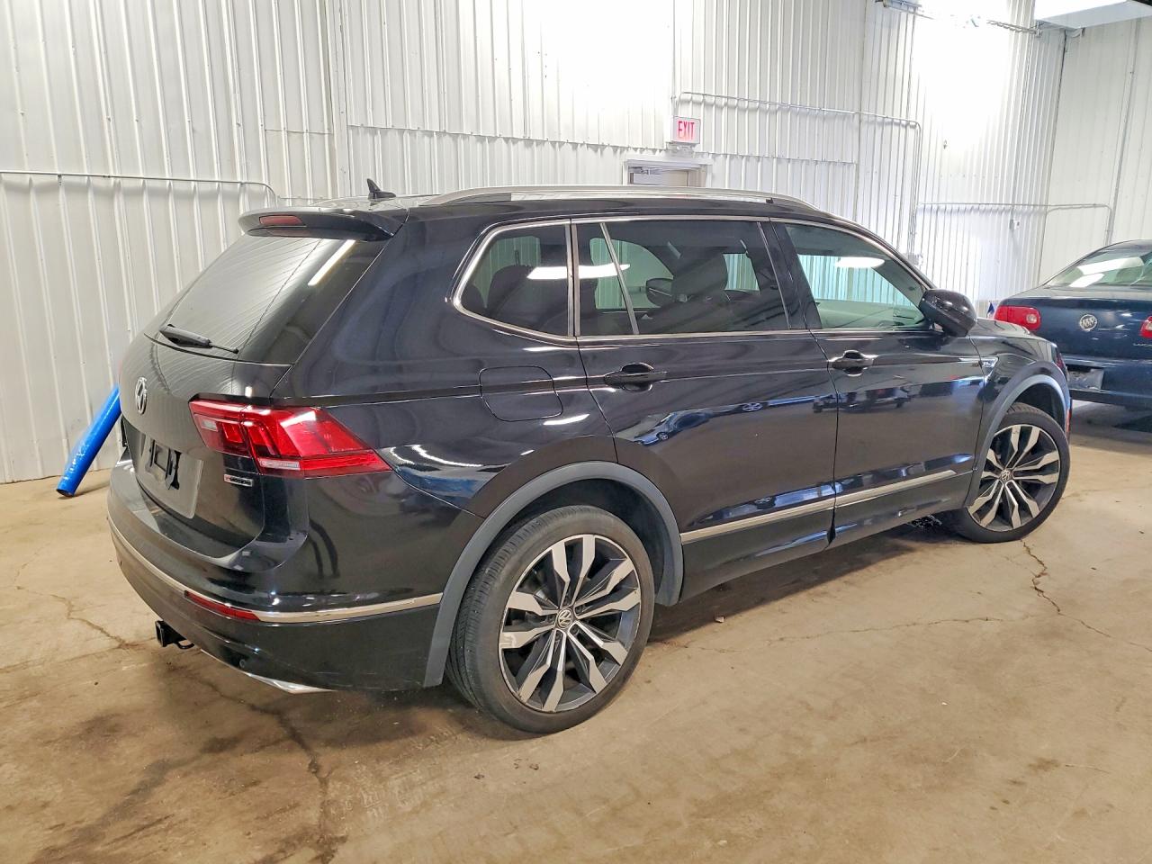 2020 VOLKSWAGEN TIGUAN SEL PREMIUM R-LINE — снимка 3