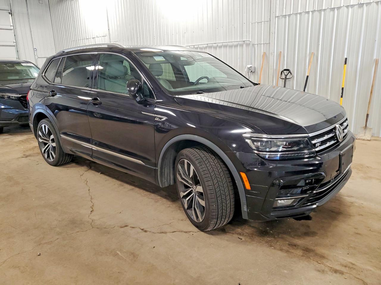 2020 VOLKSWAGEN TIGUAN SEL PREMIUM R-LINE — снимка 4