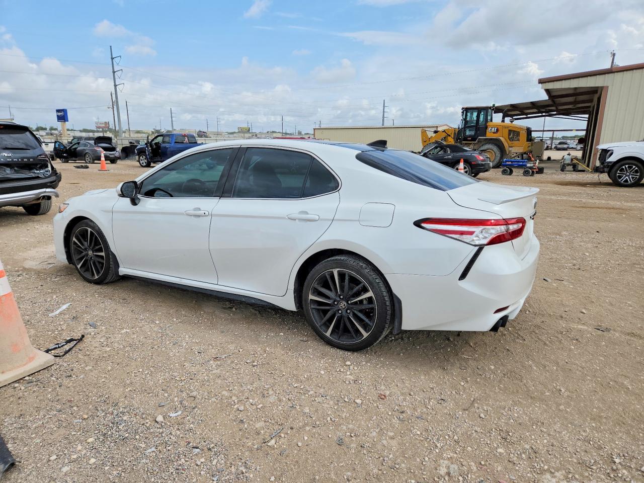 2020 TOYOTA CAMRY XSE — снимка 2