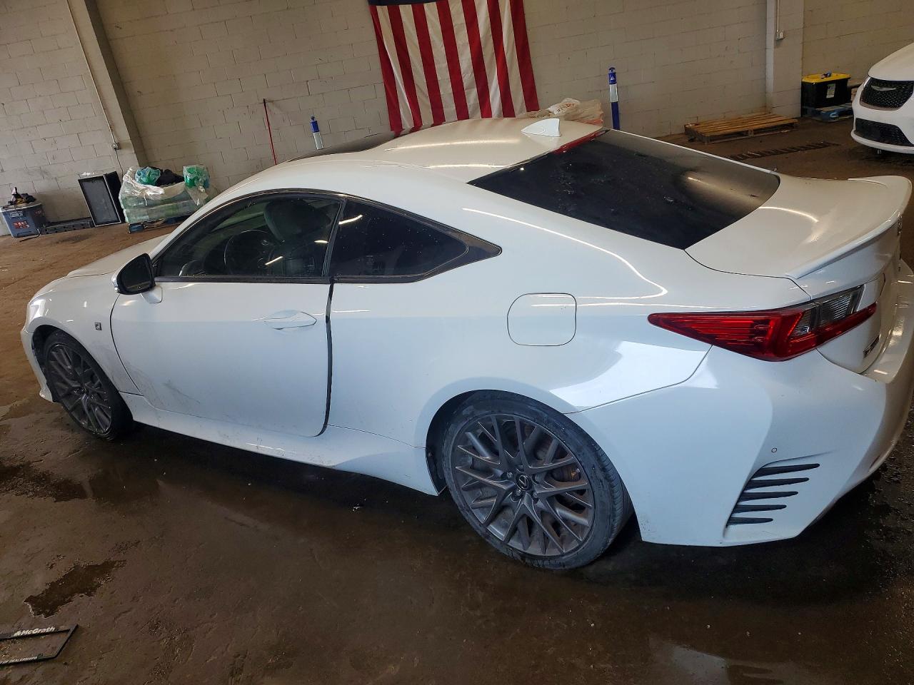 2017 LEXUS RC 200T — снимка 2