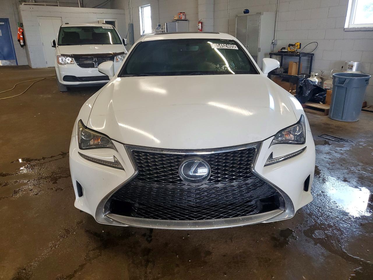 2017 LEXUS RC 200T — снимка 5