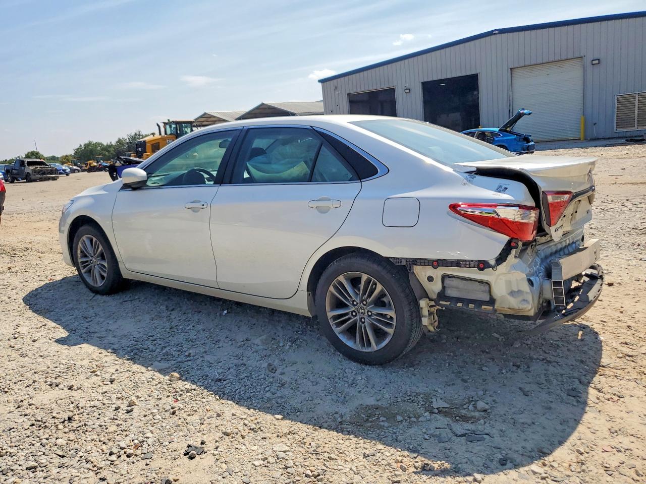 2017 TOYOTA CAMRY SE — снимка 2